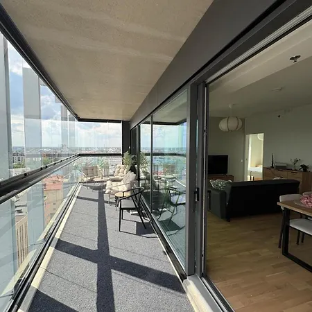 New 12th Floor 2br - Stunning Skyline Views 아파트 *