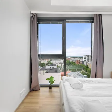 New 12th Floor 2br - Stunning Skyline Views *