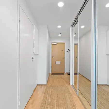 아파트 New 12th Floor 2br - Stunning Skyline Views 오울루
